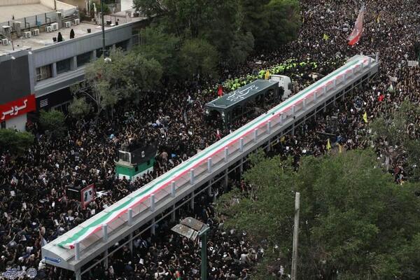 بدرقه رئیس جمهور شهید تا خانه ابدی توسط خراسانی‌ها
