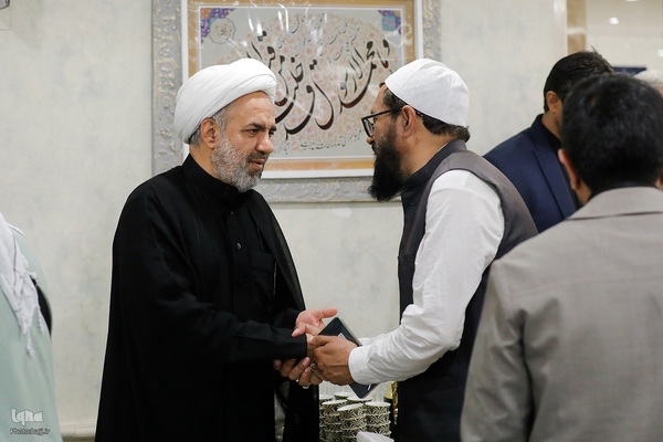 ادای احترام رؤسای بعثه سایر کشور‌های اسلامی و هیئت‌های همراهشان به مقام رئیس جمهور شهید