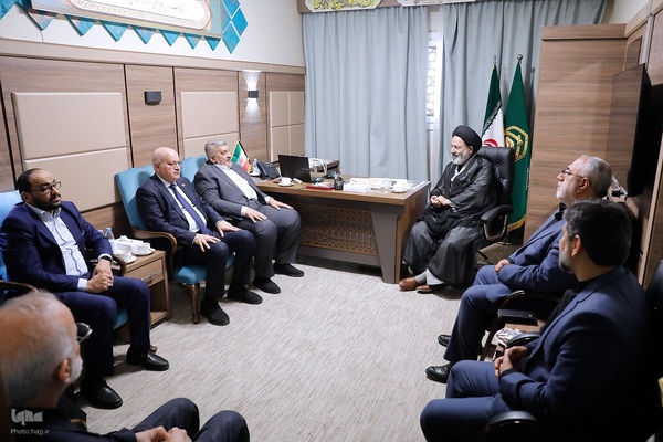 ادای احترام رؤسای بعثه سایر کشور‌های اسلامی و هیئت‌های همراهشان به مقام رئیس جمهور شهید