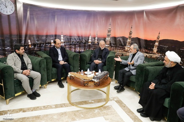 ادای احترام رؤسای بعثه سایر کشور‌های اسلامی و هیئت‌های همراهشان به مقام رئیس جمهور شهید