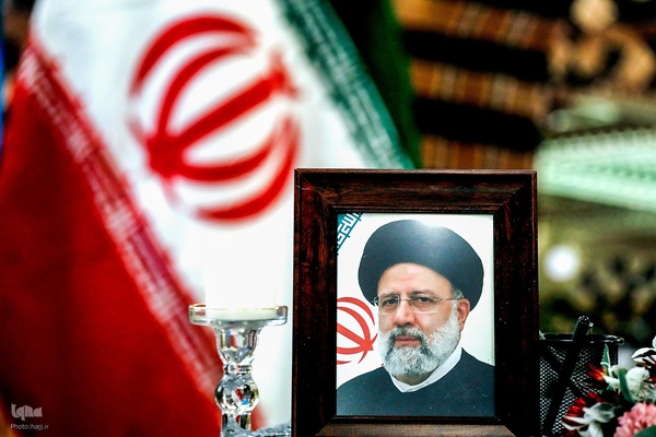 ادای احترام رؤسای بعثه سایر کشور‌های اسلامی و هیئت‌های همراهشان به مقام رئیس جمهور شهید