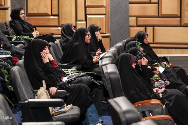 ادای احترام شاعران آیینی در گرامیداشت یاد شهید جمهور