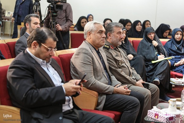 نشست صد کتاب ماندگار قرن