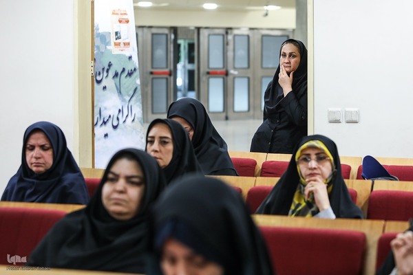 نشست صد کتاب ماندگار قرن