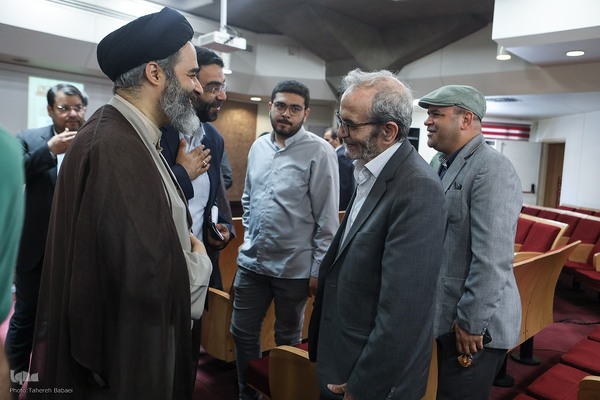 نشست صد کتاب ماندگار قرن