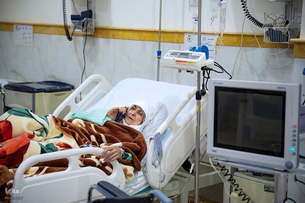 بازدید سرپرست حجاج ایرانی از بیمارستان مکه مکرمه