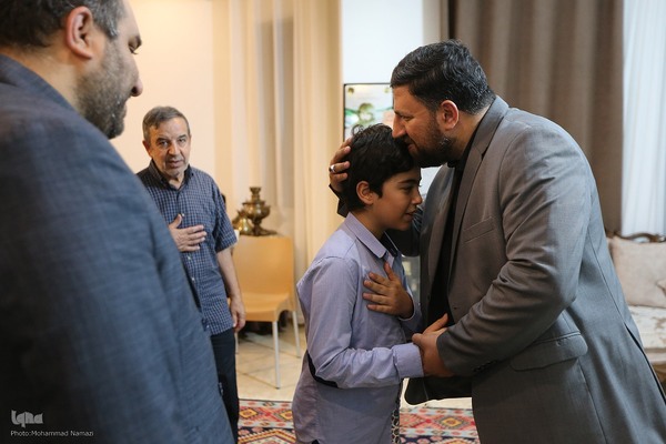 دیدار جمعی از فرزندان شهدا با خانواده شهید صیاد شیرازی