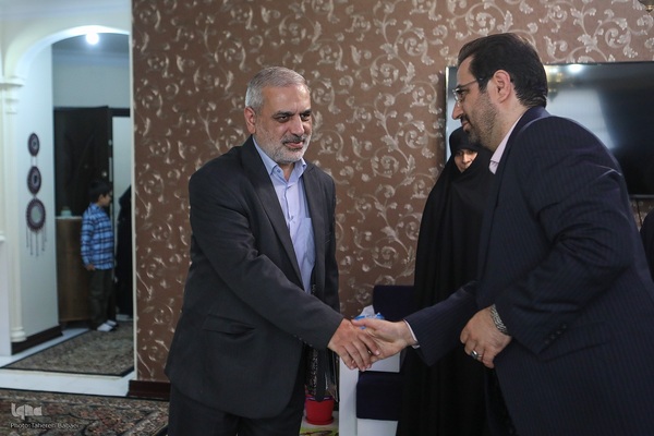 دیدار جامعه قرآنی با خانواده شهید اسماعیل احمدی