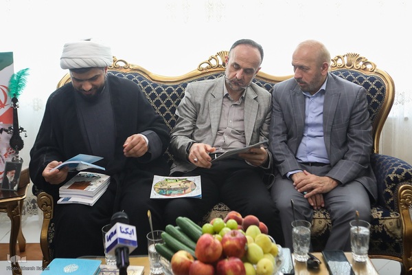 دیدار جامعه قرآنی با خانواده شهید اسماعیل احمدی