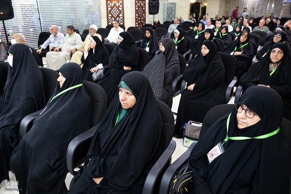 مراسم تجلیل از خانواده معظم شهدا