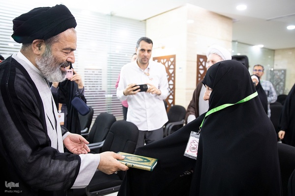 مراسم تجلیل از خانواده معظم شهدا