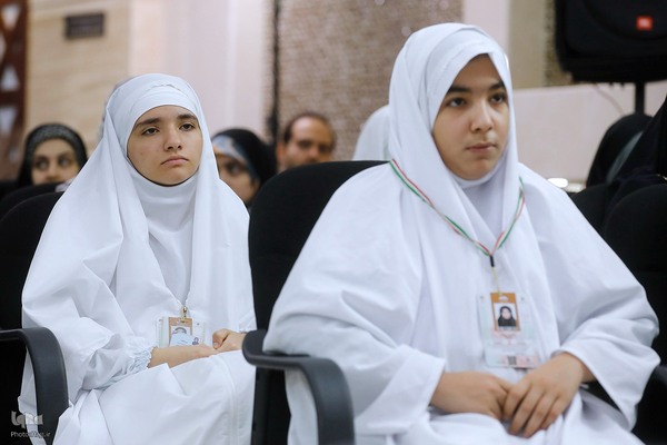 دیدار صمیمی با نوجوانان و جوانان حج گزار