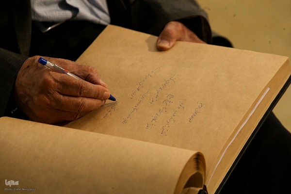 استاد موسوی گرمارودی