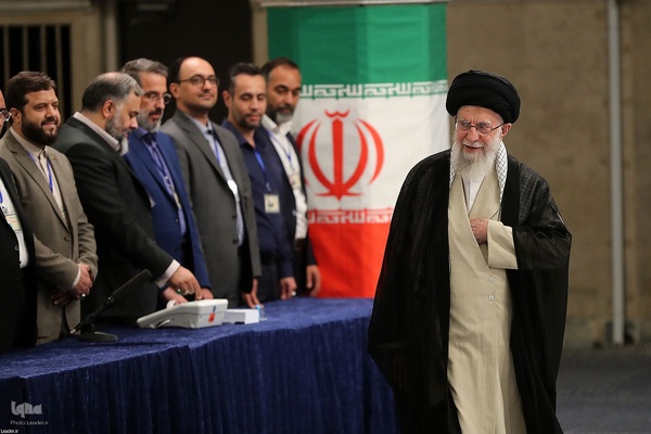 حضور رهبر معظم انقلاب در پای صندوق رأی انتخابات ریاست جمهوری