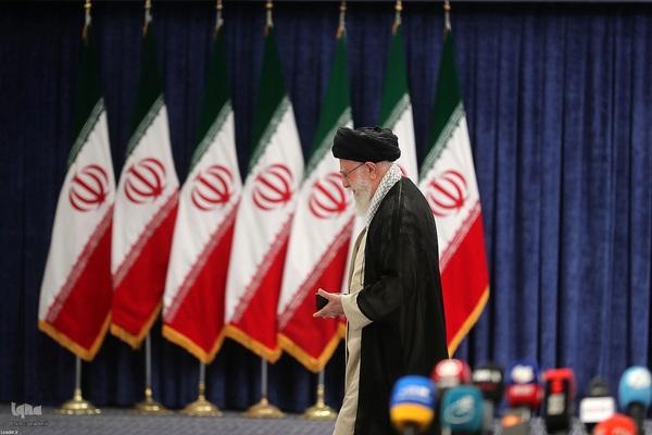 حضور رهبر معظم انقلاب در پای صندوق رأی انتخابات ریاست جمهوری