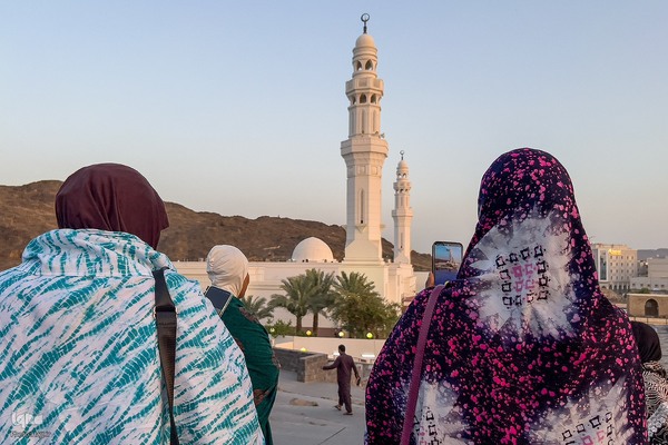 زیارت دوره زائران در مدینه منوره