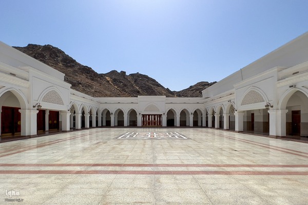 زیارت دوره زائران در مدینه منوره