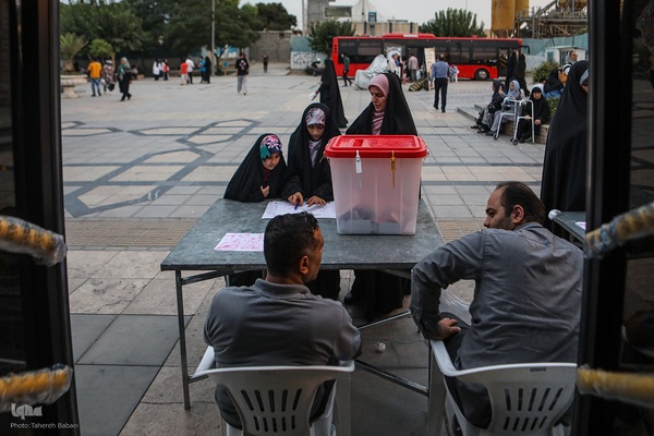 مرحله دوم چهاردهمین دوره انتخابات ریاست جمهوری در حرم عبدالعظیم حسنی (ع)