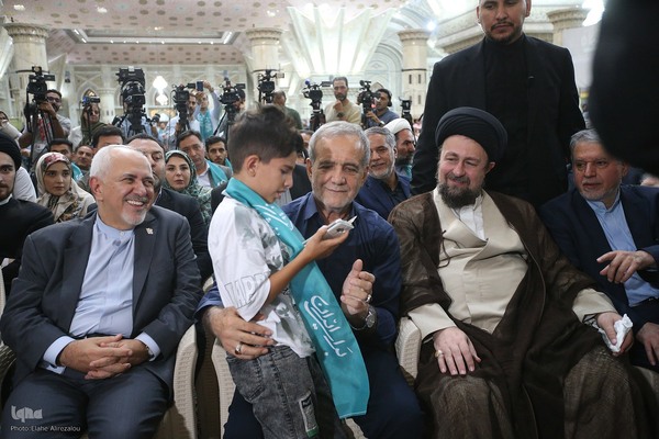 حضور مسعود پزشکیان در حرم امام راحل