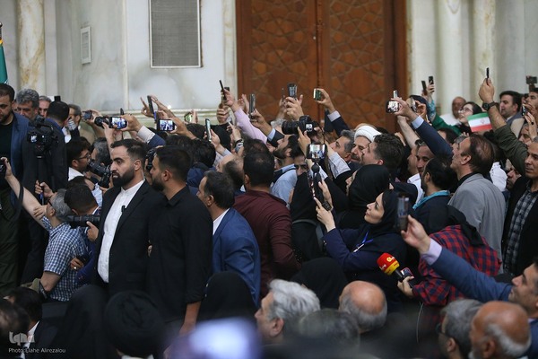 حضور مسعود پزشکیان در حرم امام راحل