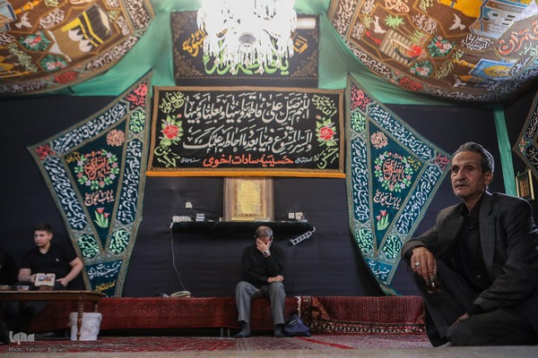 عزاداری چهارمین روزمحرم در تکیه سادات اخوی