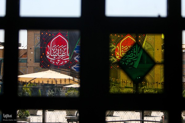 رختِ سیاهِ عزا بر تنِ بازار تهران