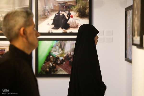 نمایشگاه عکس «مجلسِ پرده‌نشینان»