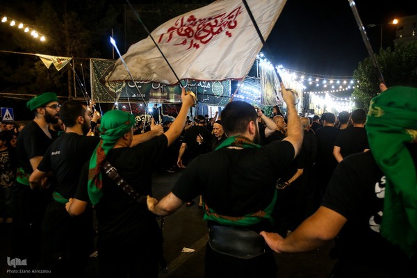 آئین مشعل گردانی عزاداران حسینی در دولت آباد تهران