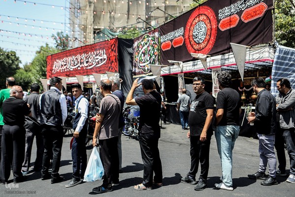 عزاداری ظهر عاشورای حسینی در تهران