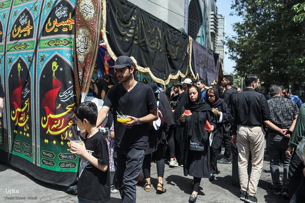 عزاداری ظهر عاشورای حسینی در تهران