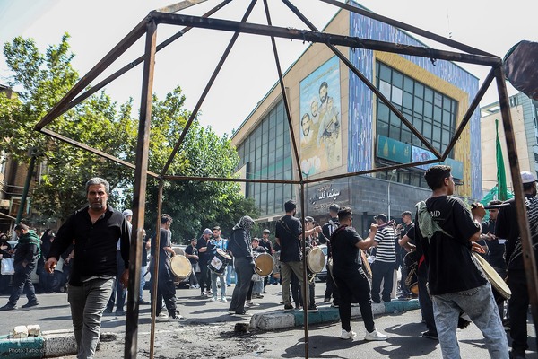 عزاداری ظهر عاشورای حسینی در تهران