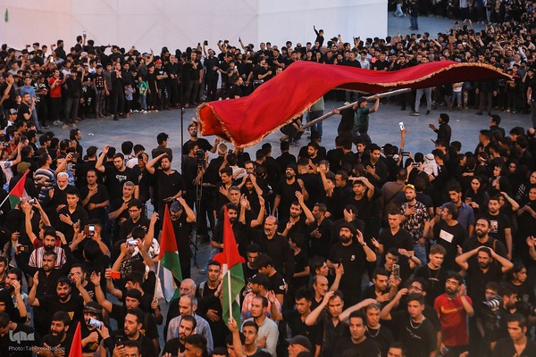 آئین خیمه سوزان در میدان امام حسین (ع)