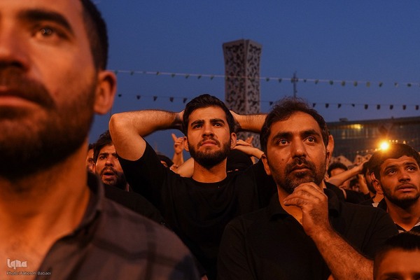 آئین خیمه سوزان در میدان امام حسین (ع)