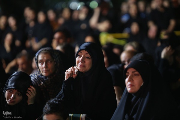 شام غریبان حسینی در محله باغ فیض