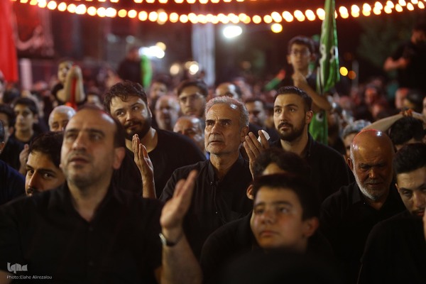 شام غریبان حسینی در محله باغ فیض