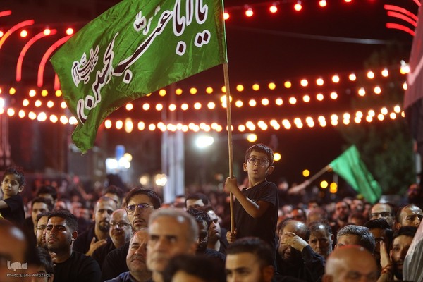 شام غریبان حسینی در محله باغ فیض