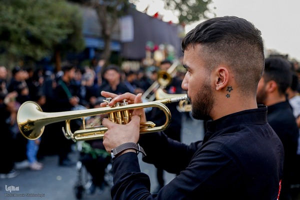 دسته نمادین کاروان اسرای کربلا در قم