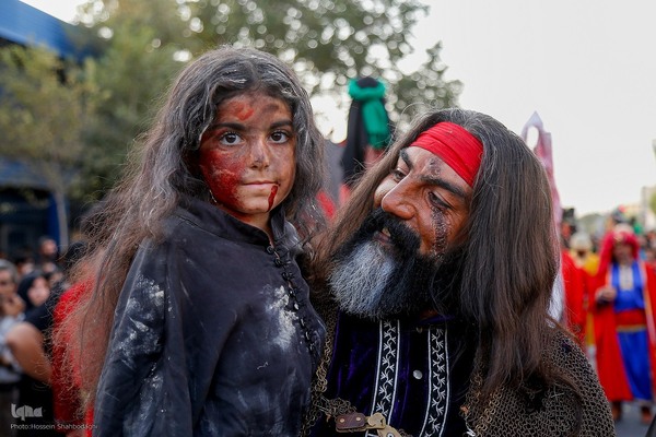 دسته نمادین کاروان اسرای کربلا در قم