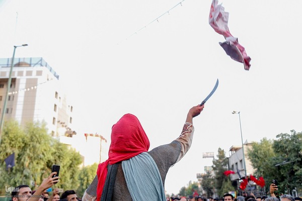 دسته نمادین کاروان اسرای کربلا در قم