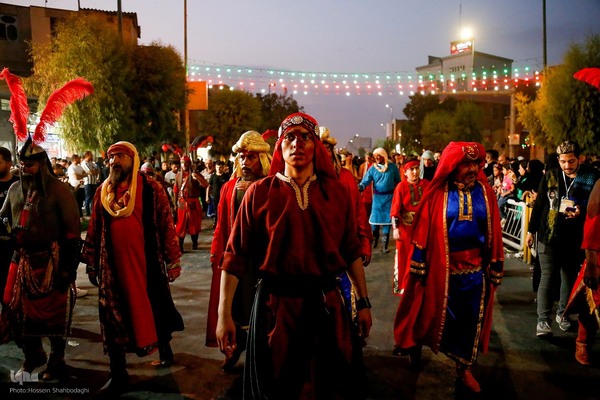 دسته نمادین کاروان اسرای کربلا در قم