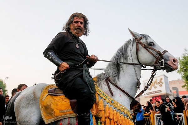 دسته نمادین کاروان اسرای کربلا در قم