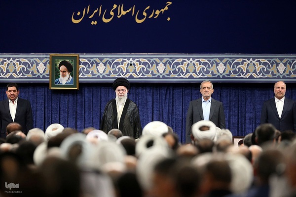 مراسم تنفیذ حکم چهاردهمین دوره ریاست جمهوری اسلامی ایران‌