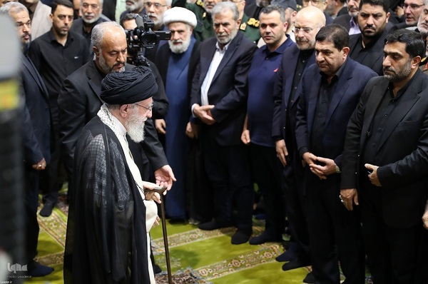 اقامه نماز بر پیکر شهید اسماعیل هنیه توسط مقام معظم رهبری