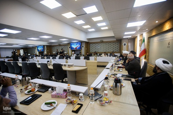 نشست هم‌اندیشی برنامه‌های قرآنی ماه صفر و پیاده‌روی اربعین