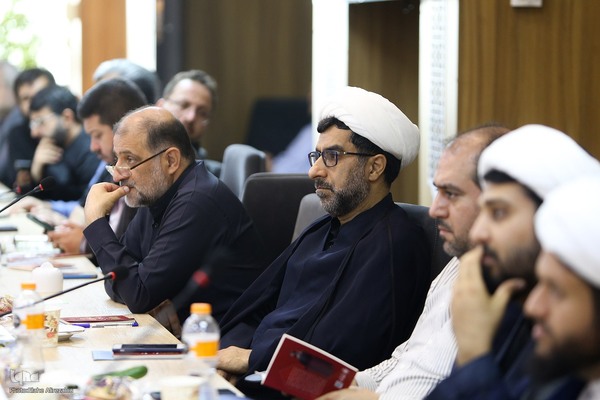 نشست هم‌اندیشی برنامه‌های قرآنی ماه صفر و پیاده‌روی اربعین