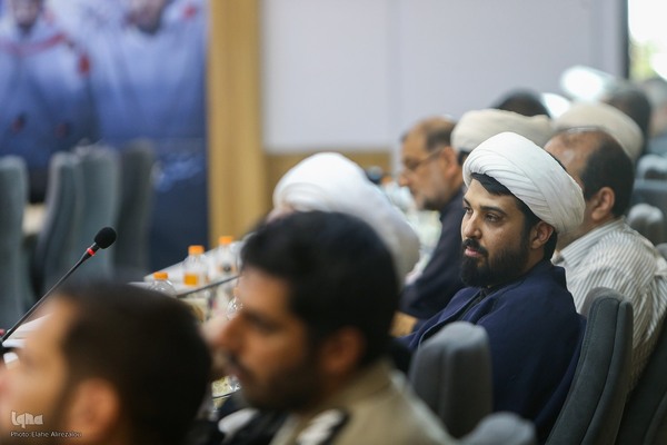 نشست هم‌اندیشی برنامه‌های قرآنی ماه صفر و پیاده‌روی اربعین