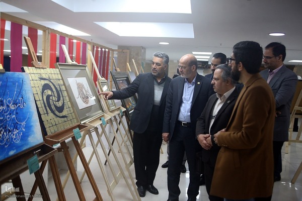 بازدید رئیس جهاددانشگاهی از نمایشگاه هنر‌های قرآنی قلم