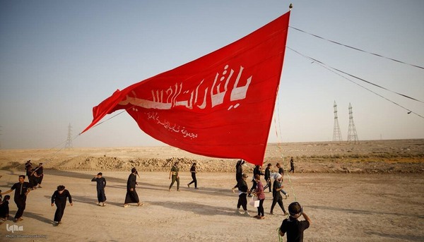 حرکت محبان امام حسین (ع) با پای پیاده به سمت کربلا از جنوبی ترین مناطق عراق