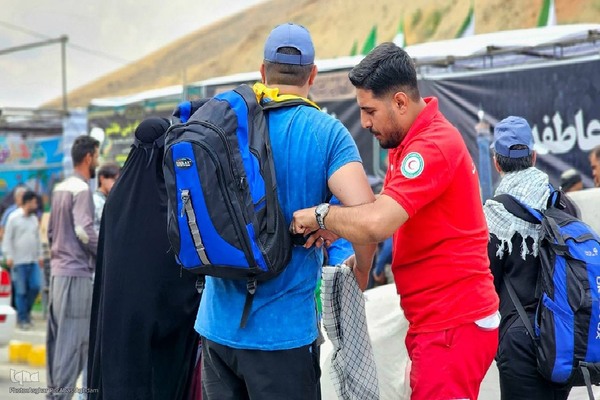 خدمات‌رسانی نیروهای هلال احمر آذربایجان غربی در مرز تمرچین‎