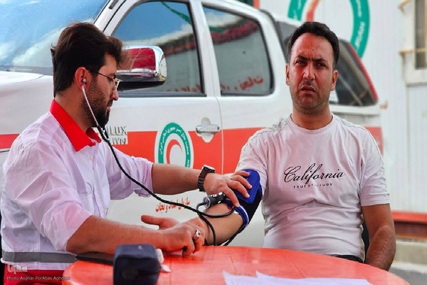 خدمات‌رسانی نیروهای هلال احمر آذربایجان غربی در مرز تمرچین‎